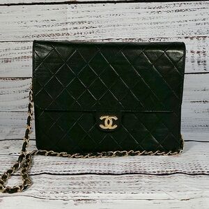 Authentic Chanel Lambskin Single Flap Vintage Shoulder Bag Gold HW, Dustbag, COA